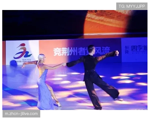 青岛栈桥冬泳赛男女组别冠军出炉，程桂彩徐燕等登顶