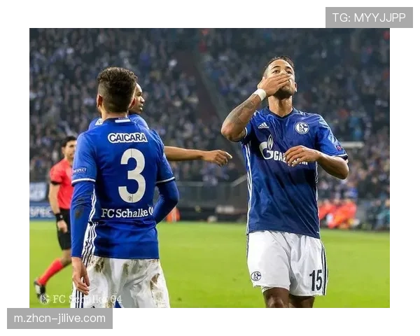 官方：沙尔克04与队内年轻中卫签下首份职业合同